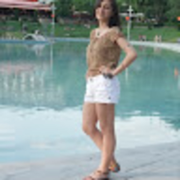 Meet your Posher, Lucy - Picture 1 of 1